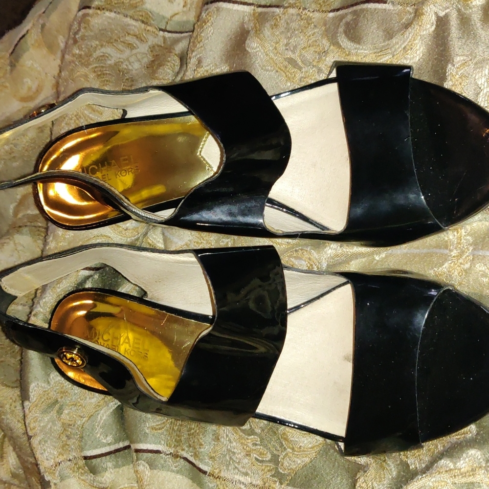 authentic M kors shoe. Size 11